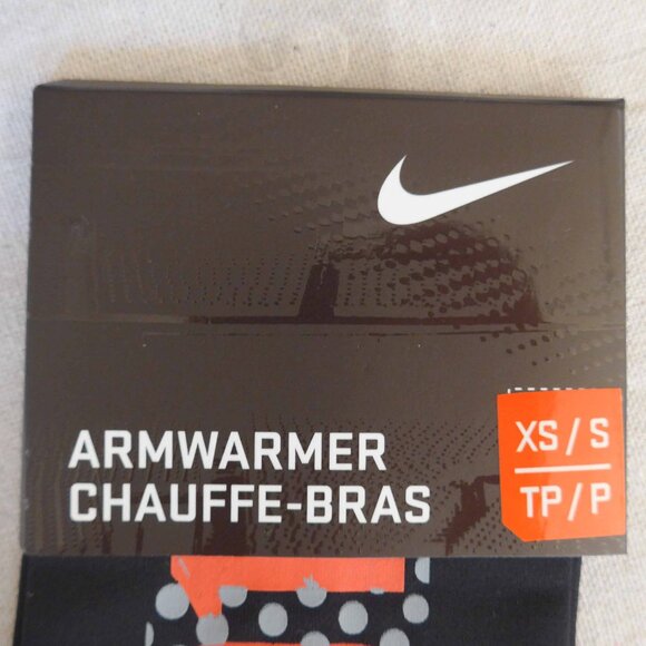 Bundle of 2 NWT Nike Women’s XS/S Marathon 2010 Arm Warmer - Picture 10 of 10